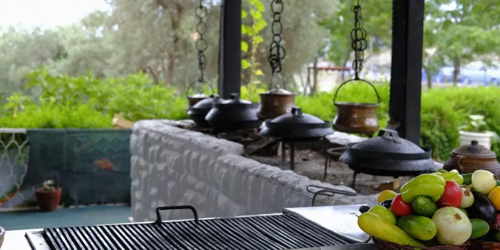 The Ultimate Guide to Designing an Outdoor Kitchen The Ultimate Guide to Designing an Outdoor Kitchen